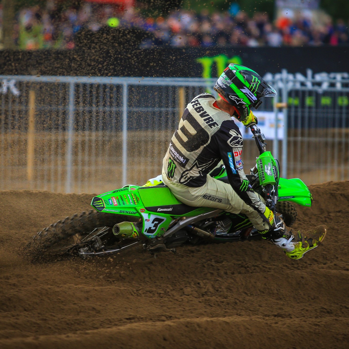 dunlop-mx14-promo.jpg
