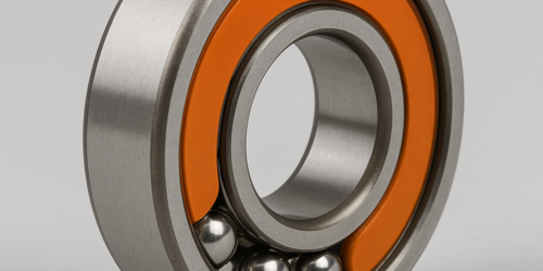 Close-up van een krukaslager voor een KTM crossmotor, essentieel voor prestaties en duurzaamheid